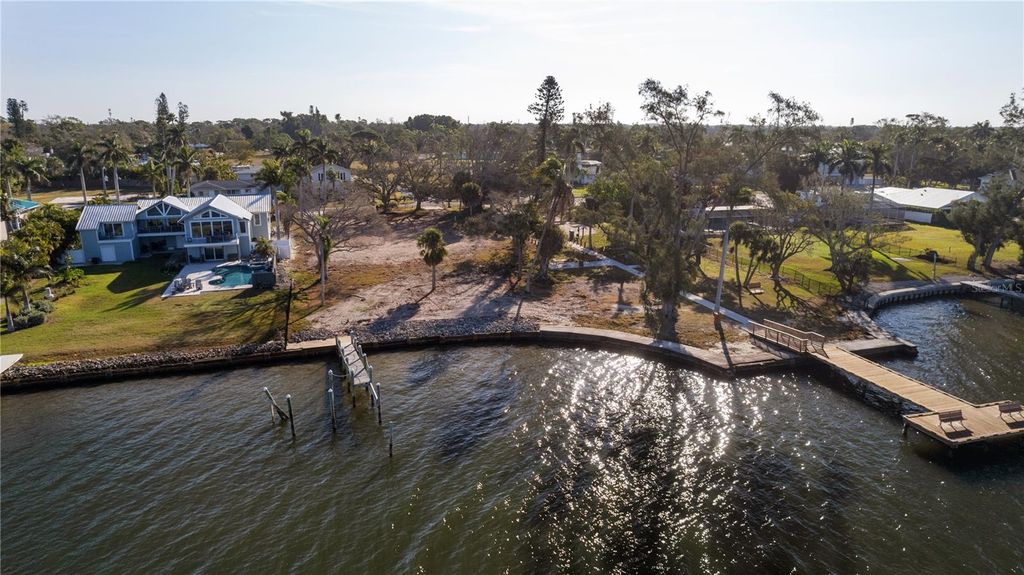 Image 14 of property listing at 712 PALMA SOLA BOULEVARD, Bradenton, FL 34209