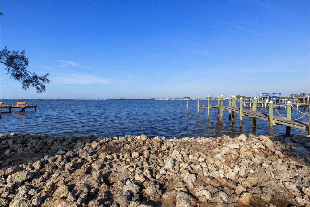 Image 3 of property listing at 712 PALMA SOLA BOULEVARD, Bradenton, FL 34209