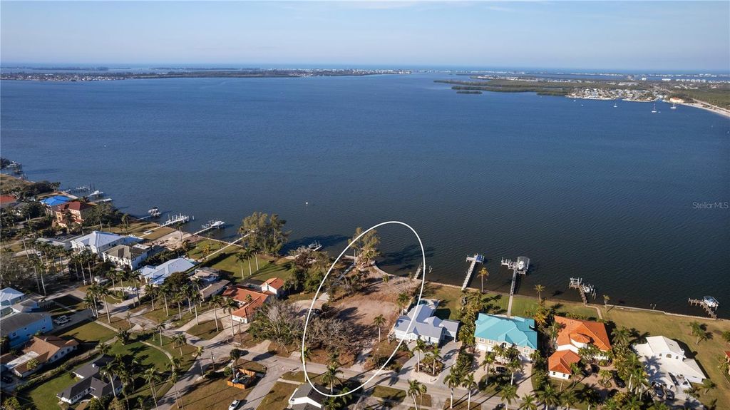 Image 21 of property listing at 712 PALMA SOLA BOULEVARD, Bradenton, FL 34209