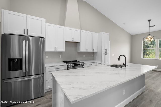 2160 Soria Avenue SW, Palm Bay, FL 32908