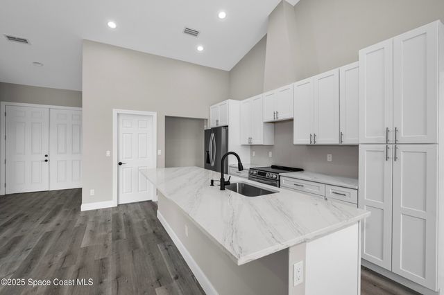 2160 Soria Avenue SW, Palm Bay, FL 32908