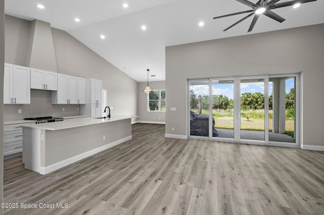 2160 Soria Avenue SW, Palm Bay, FL 32908
