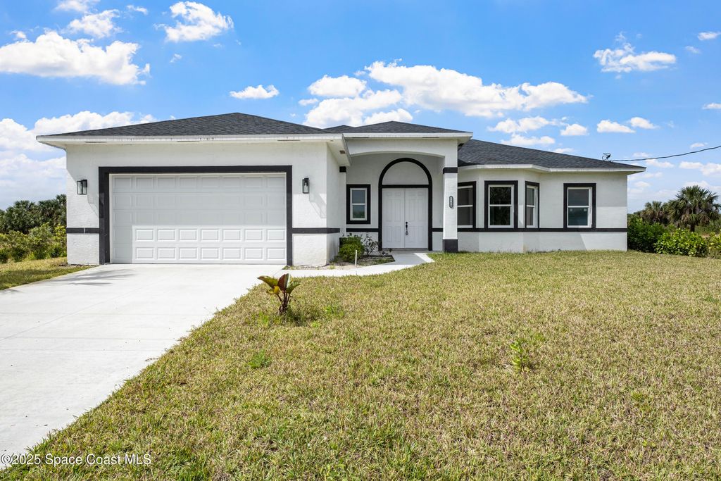 2160 Soria Avenue SW, Palm Bay, FL 32908