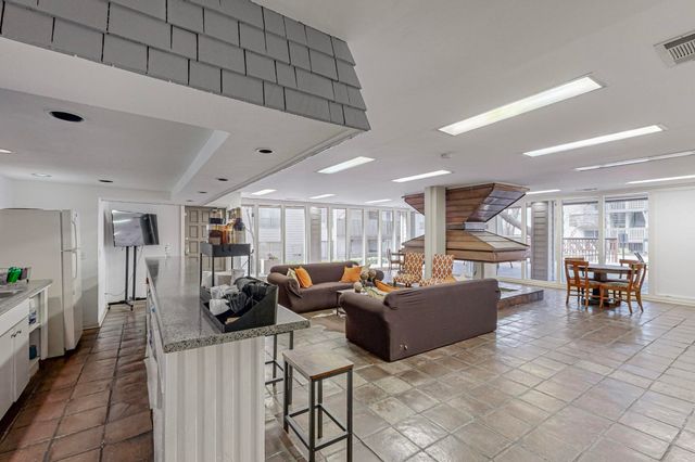4845 Cedar Springs Road 164, Dallas, TX 75219