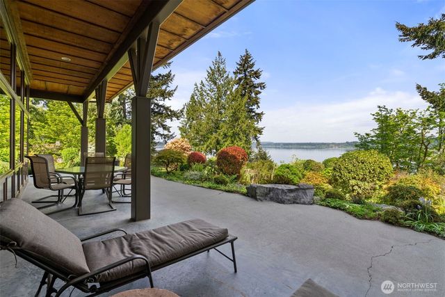 4702 Luhr Road NE, Olympia, WA 98516