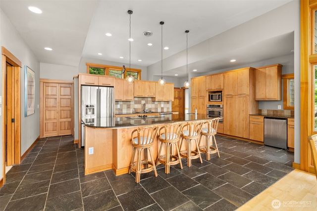 4702 Luhr Road NE, Olympia, WA 98516