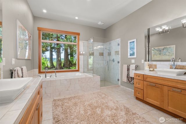 4702 Luhr Road NE, Olympia, WA 98516