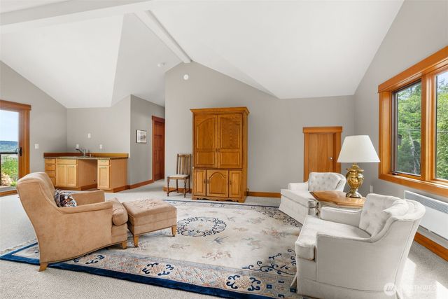 4702 Luhr Road NE, Olympia, WA 98516