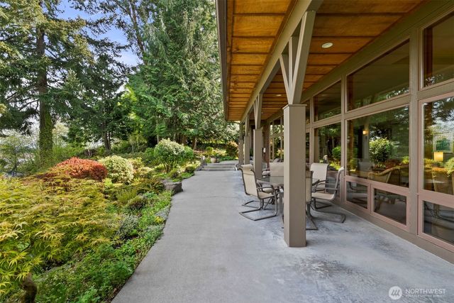 4702 Luhr Road NE, Olympia, WA 98516