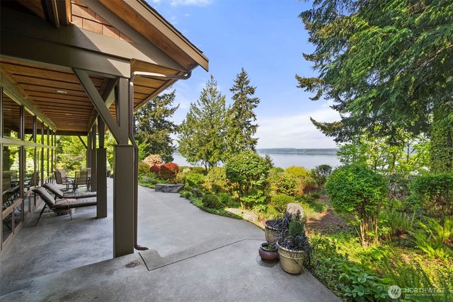 4702 Luhr Road NE, Olympia, WA 98516