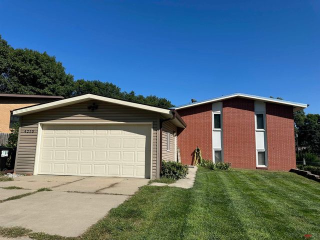 4210 Van Dorn Street, Lincoln, NE 68506