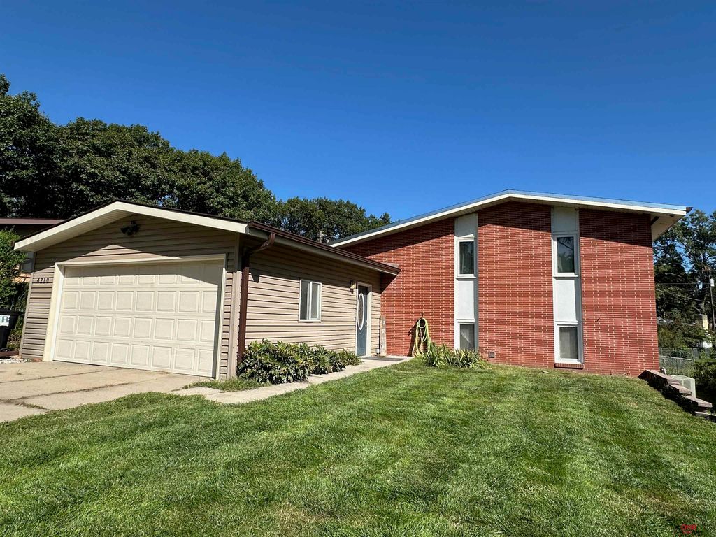 4210 Van Dorn Street, Lincoln, NE 68506