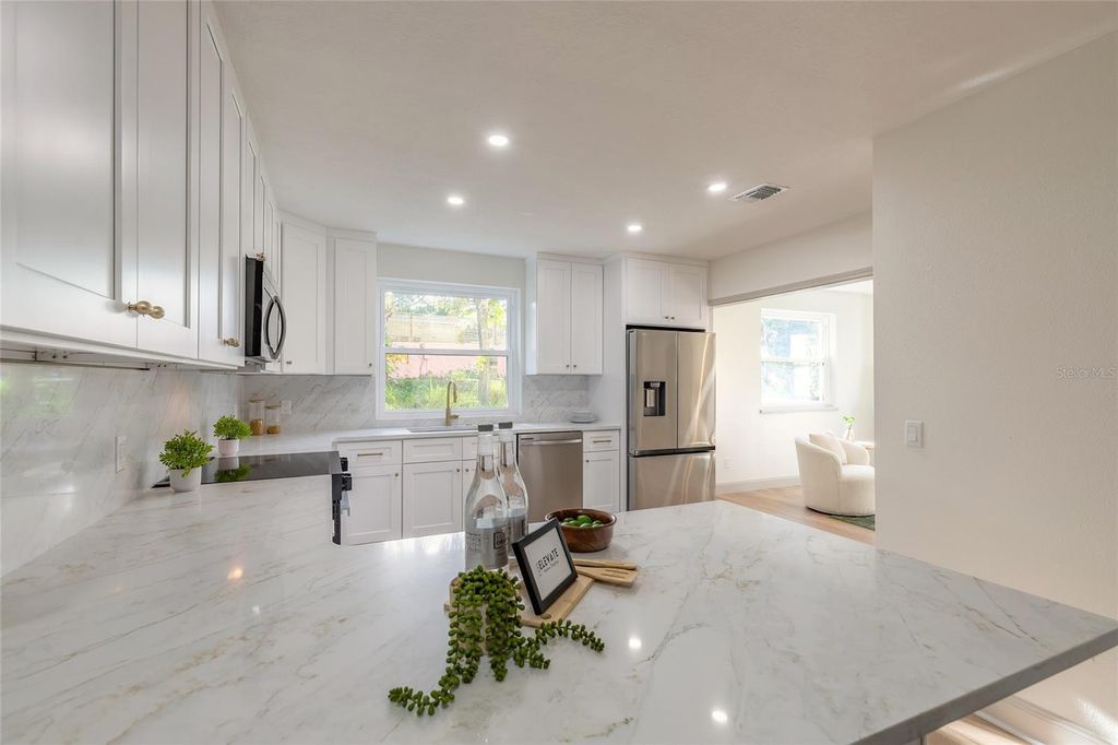 Image 12 of property listing at 82 RAY MAR DRIVE, Ormond Beach, FL 32176