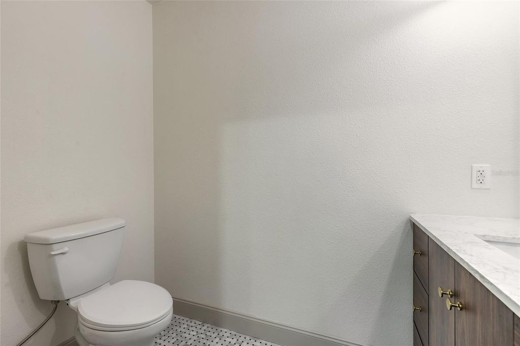 Image 25 of property listing at 82 RAY MAR DRIVE, Ormond Beach, FL 32176