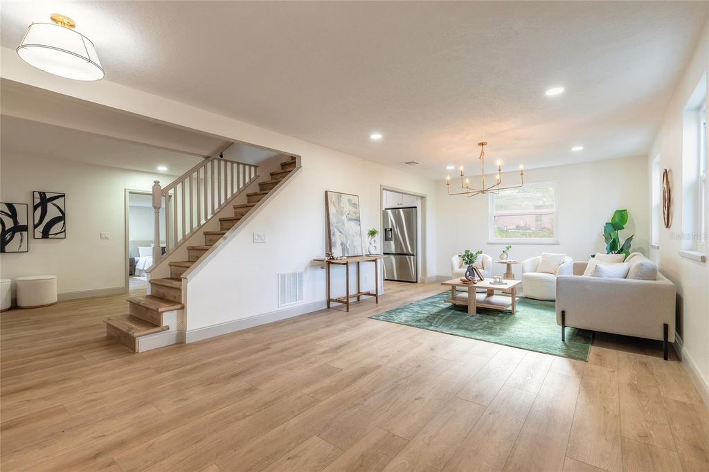 Image 5 of property listing at 82 RAY MAR DRIVE, Ormond Beach, FL 32176