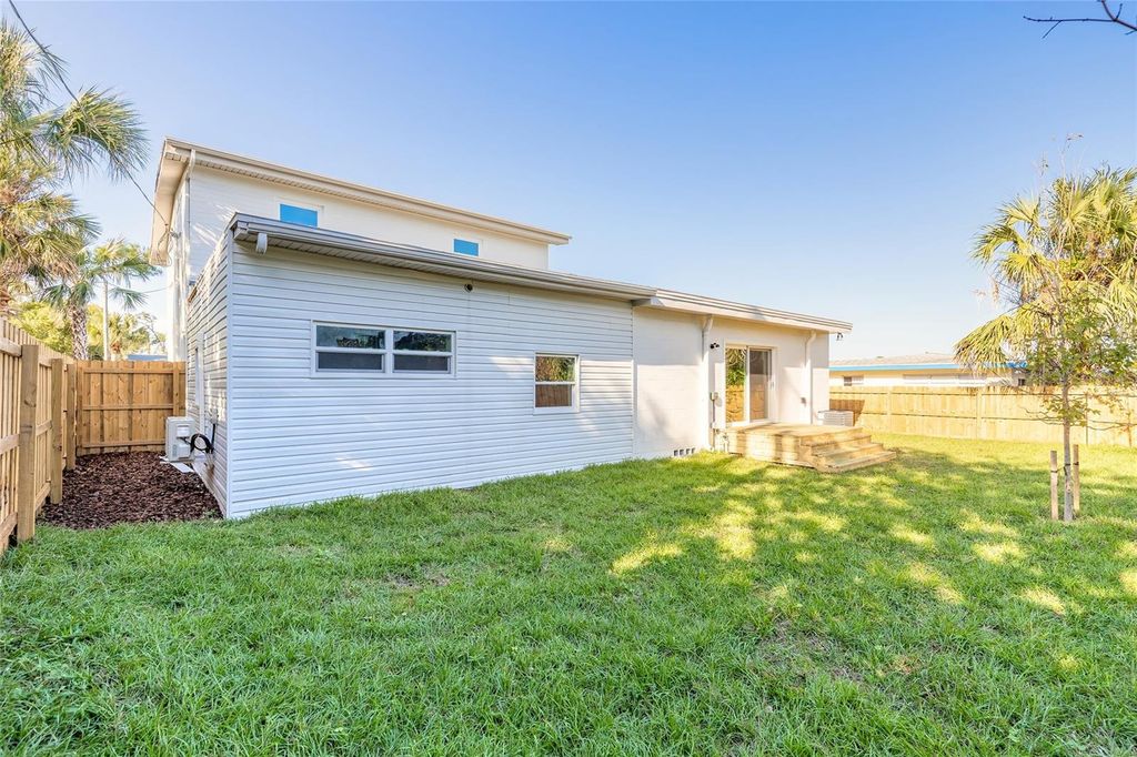 Image 43 of property listing at 82 RAY MAR DRIVE, Ormond Beach, FL 32176