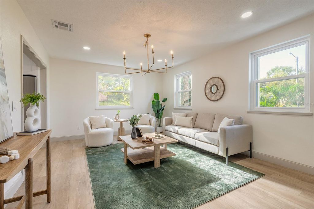 Image 6 of property listing at 82 RAY MAR DRIVE, Ormond Beach, FL 32176