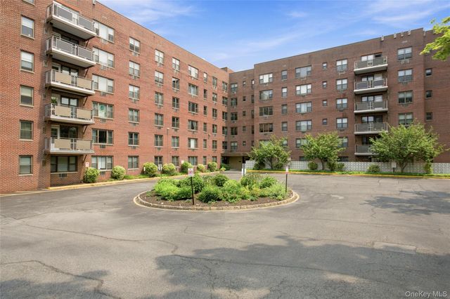 77 Carpenter Avenue 3B, Mount Kisco, NY 10549