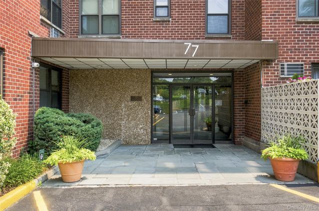 77 Carpenter Avenue 3B, Mount Kisco, NY 10549