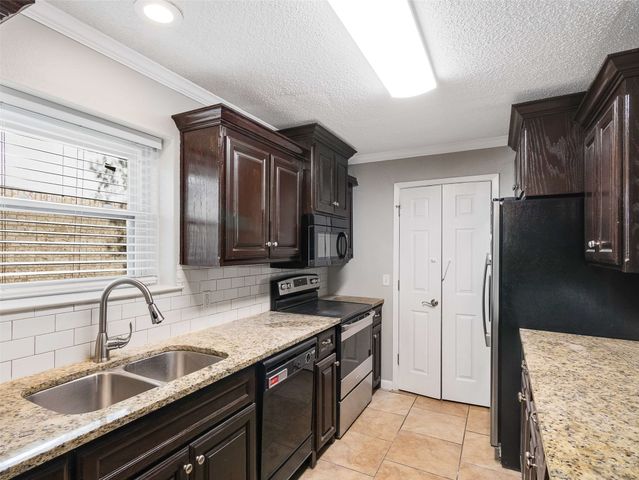 6616 Armando Avenue, Fort Worth, TX 76133