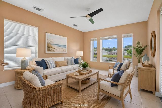 442 NE Leaping Frog Way, Port St. Lucie, FL 34983