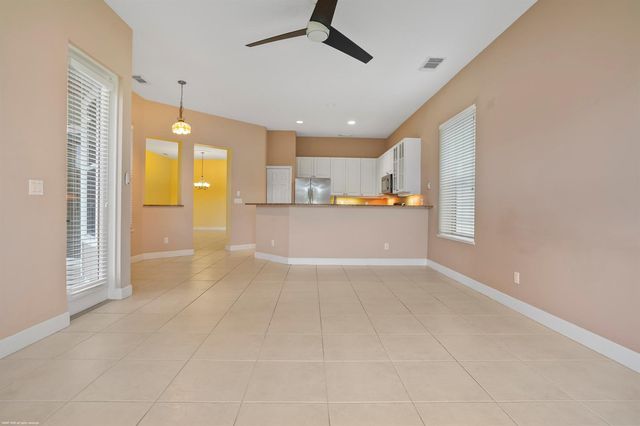 442 NE Leaping Frog Way, Port St. Lucie, FL 34983
