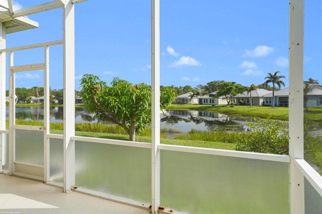 442 NE Leaping Frog Way, Port St. Lucie, FL 34983