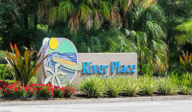 442 NE Leaping Frog Way, Port St. Lucie, FL 34983
