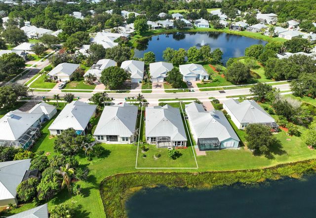 442 NE Leaping Frog Way, Port St. Lucie, FL 34983
