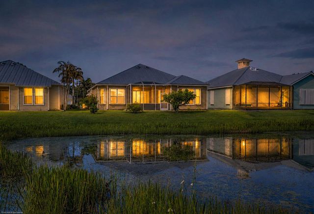 442 NE Leaping Frog Way, Port St. Lucie, FL 34983