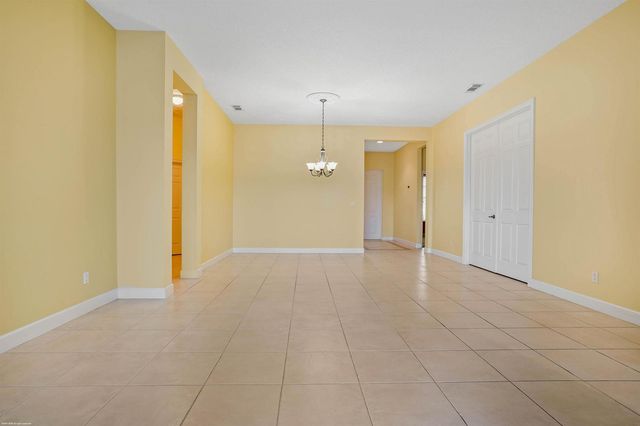 442 NE Leaping Frog Way, Port St. Lucie, FL 34983