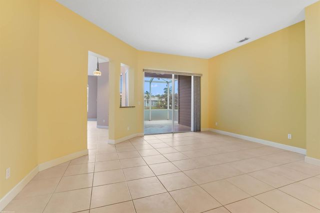 442 NE Leaping Frog Way, Port St. Lucie, FL 34983