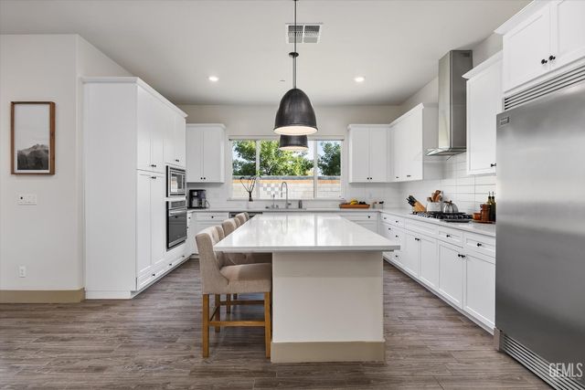 9104 Majestic Falls Lane, Shafter, CA 93263