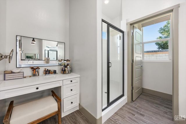 9104 Majestic Falls Lane, Shafter, CA 93263