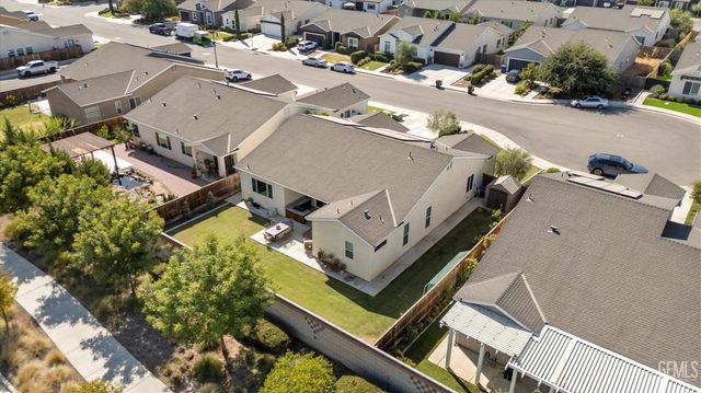 9104 Majestic Falls Lane, Shafter, CA 93263