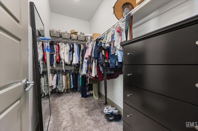 9104 Majestic Falls Lane, Shafter, CA 93263