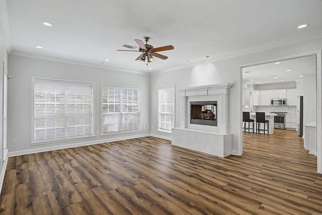 44 W Point, Maumelle, AR 72113