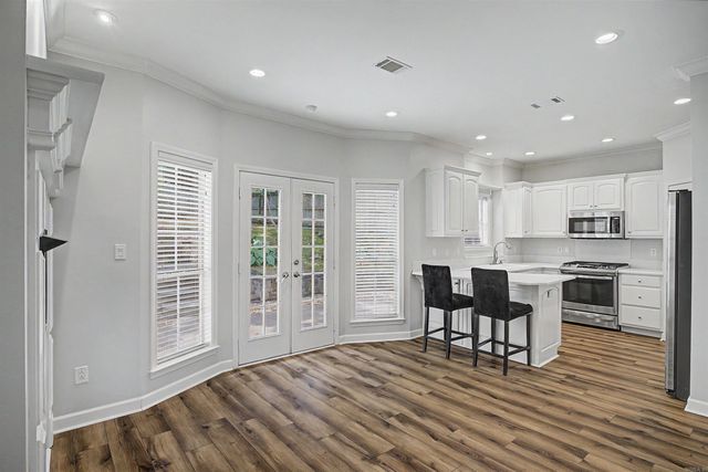 44 W Point, Maumelle, AR 72113