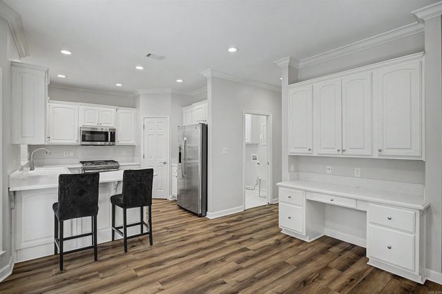 44 W Point, Maumelle, AR 72113