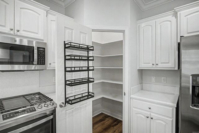 44 W Point, Maumelle, AR 72113