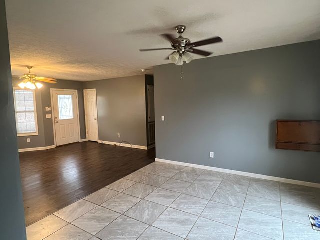 7210 Highland Rd, Portland, TN 37148