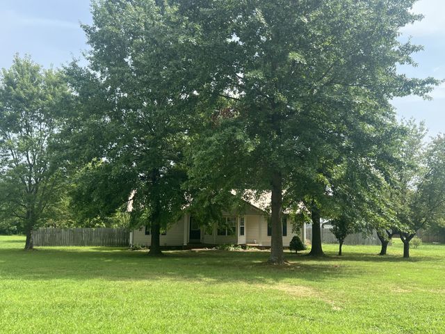 7210 Highland Rd, Portland, TN 37148