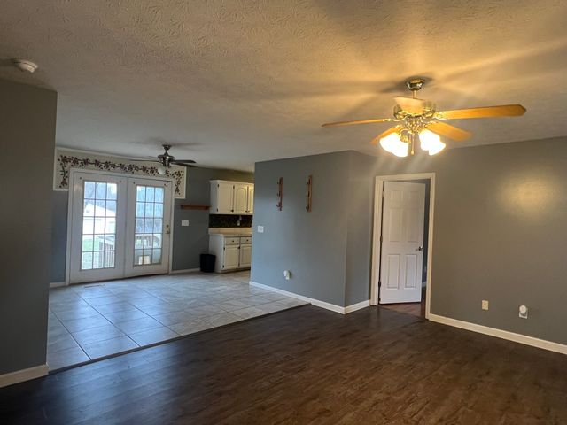 7210 Highland Rd, Portland, TN 37148