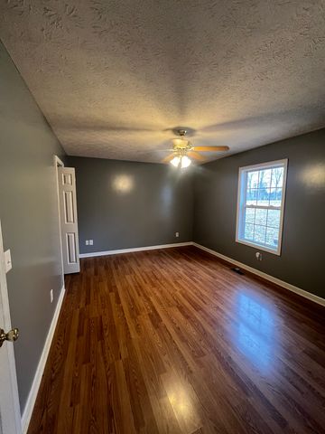 7210 Highland Rd, Portland, TN 37148