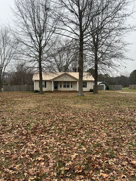 7210 Highland Rd, Portland, TN 37148