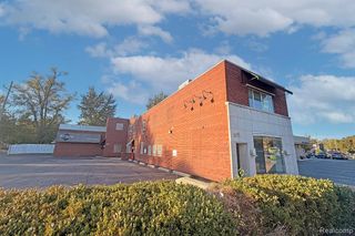 611 W 9 Mile Road, Fenton, MI 48220