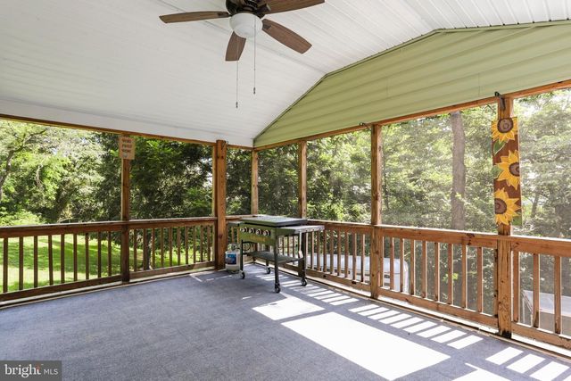 216 ENGLISH MUFFIN WAY, Berkeley Springs, WV 25411