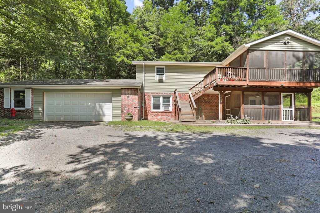 216 ENGLISH MUFFIN WAY, Berkeley Springs, WV 25411