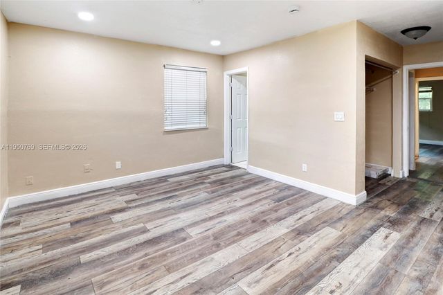 6120 SW 19th Street, North Lauderdale, FL 33068