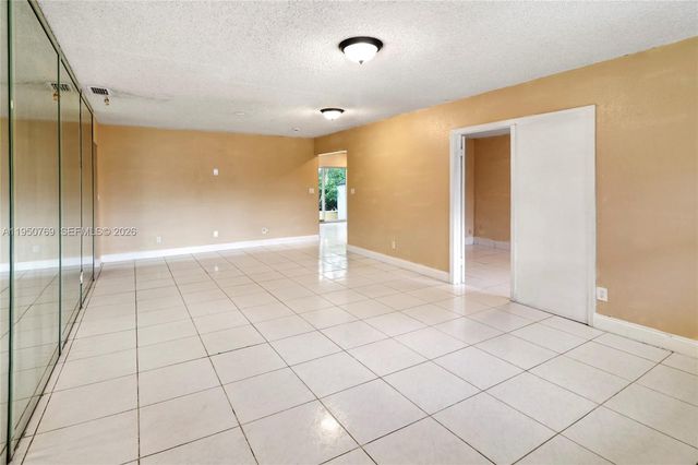 6120 SW 19th Street, North Lauderdale, FL 33068